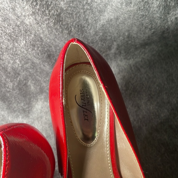 ALFANI MADYSON RED SHOES - Picture 6 of 7